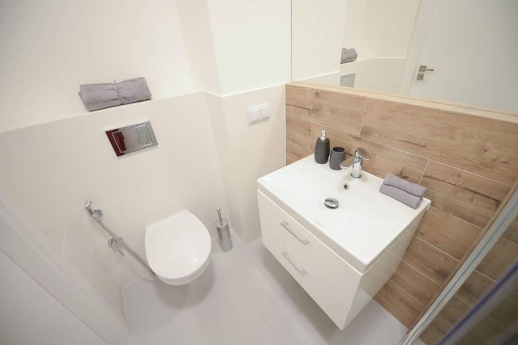 Bliska Wola Expo Central Apartment Warszawa Eksteriør bilde